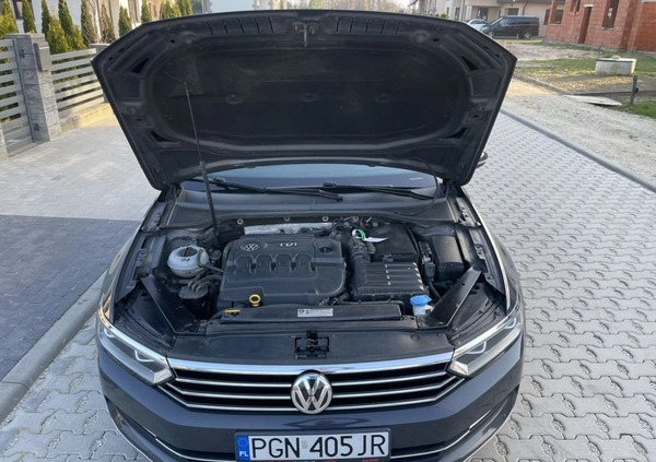 Volkswagen Passat cena 59900 przebieg: 239000, rok produkcji 2015 z Gniezno małe 742